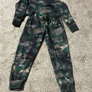 Nike Camouflage Sweatsuit-Womens Xsmall